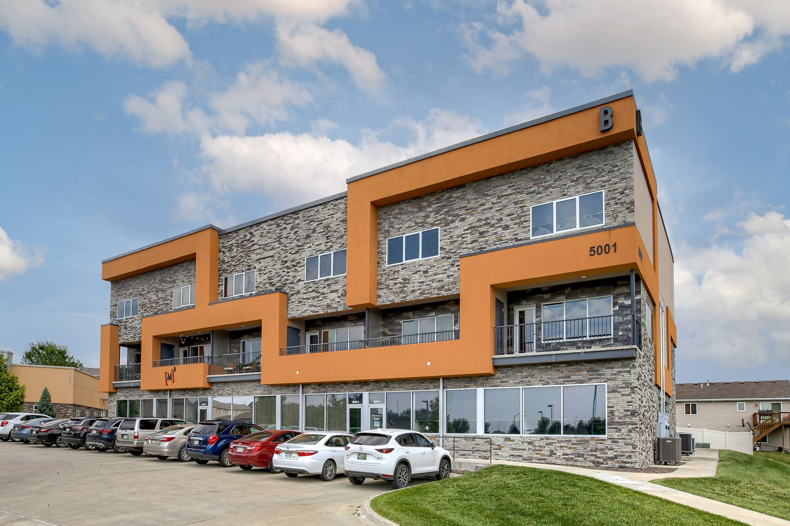 Lincoln Apartment: 5001 NW 1st St
