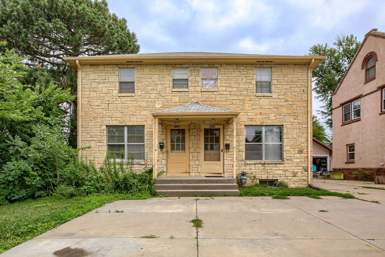 Lincoln Apartment: 2030/2034 South St