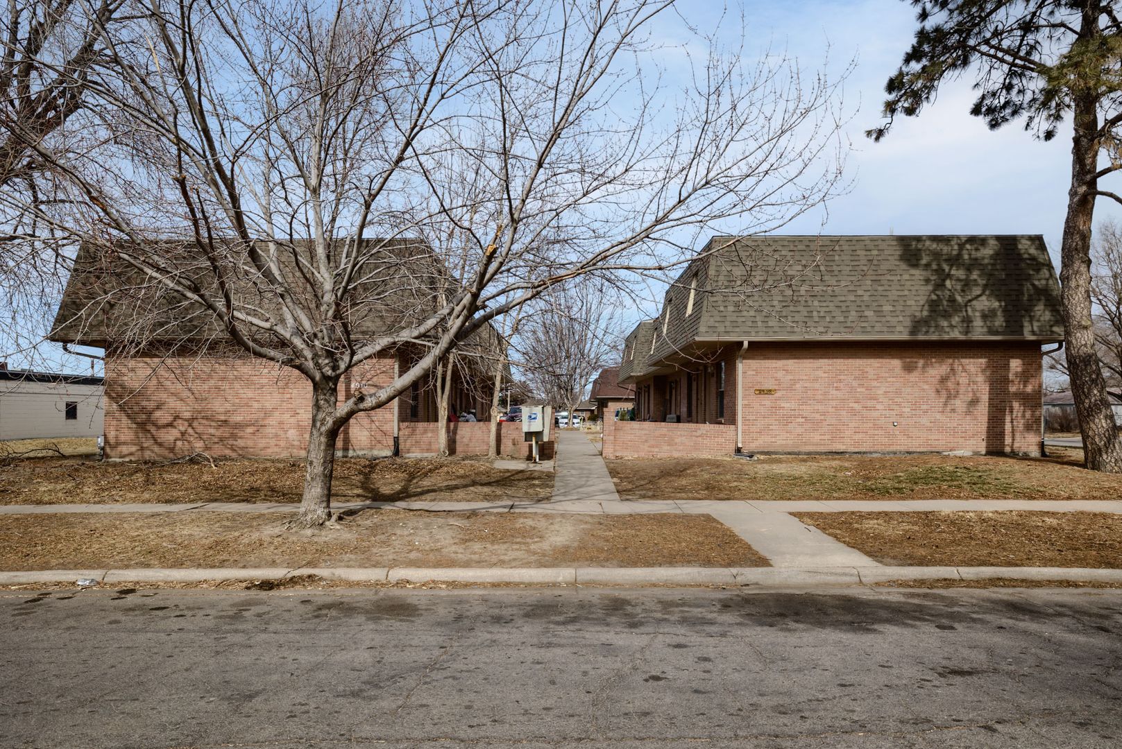 Lincoln Apartment: 4910 Dudley Street