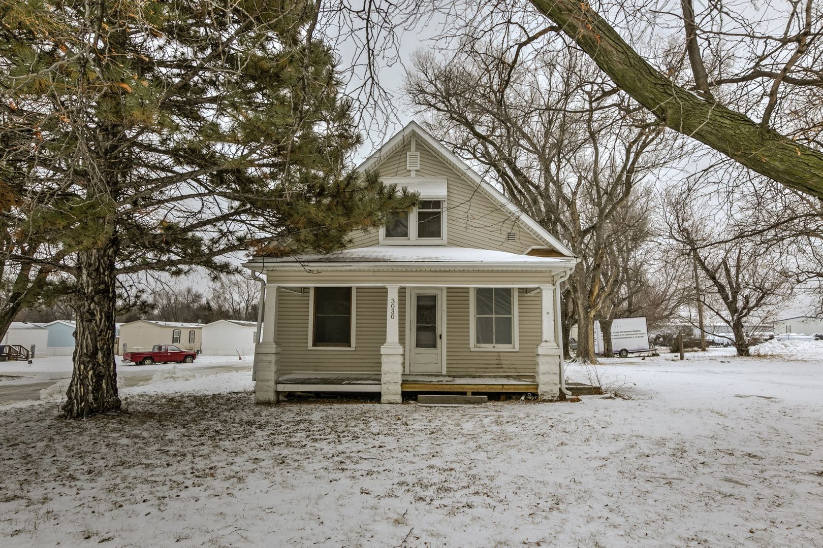 Lincoln Apartment: 3100 N 35th St