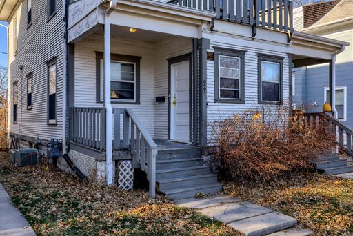 Two Bedroom Near The Capitol Available Now! – photo 1