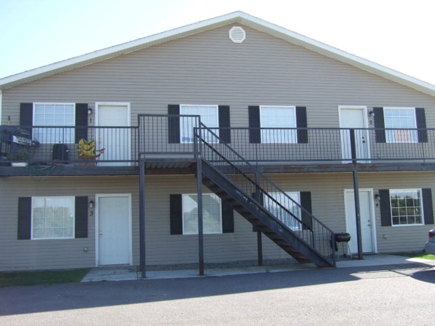 St. Anthony Apartment: 565 S 4th W