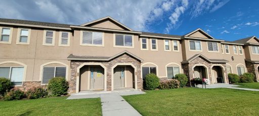 3 bed, 2.5 bath townhome w/attached 2 car garage in Rock Creek – photo 1