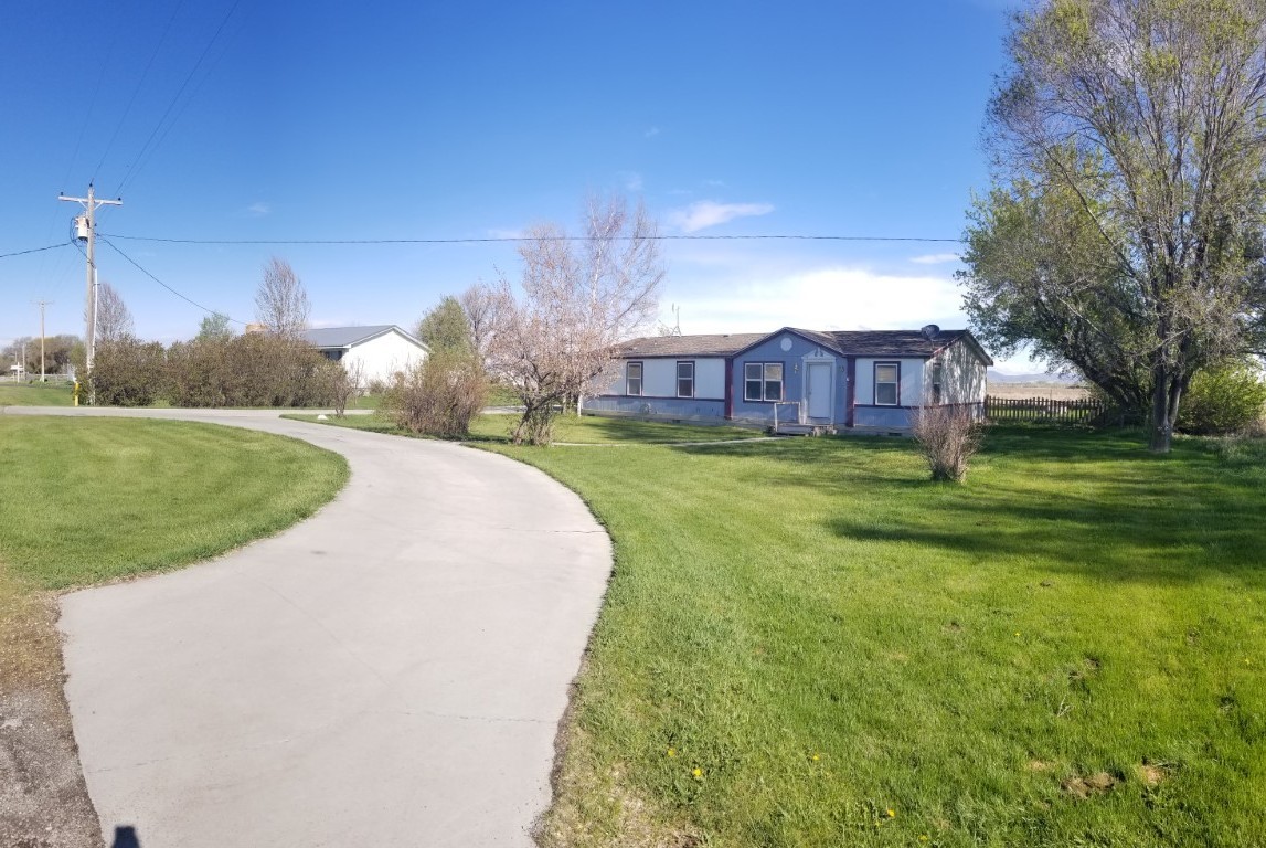 Rexburg House: 4538 W 1000 N