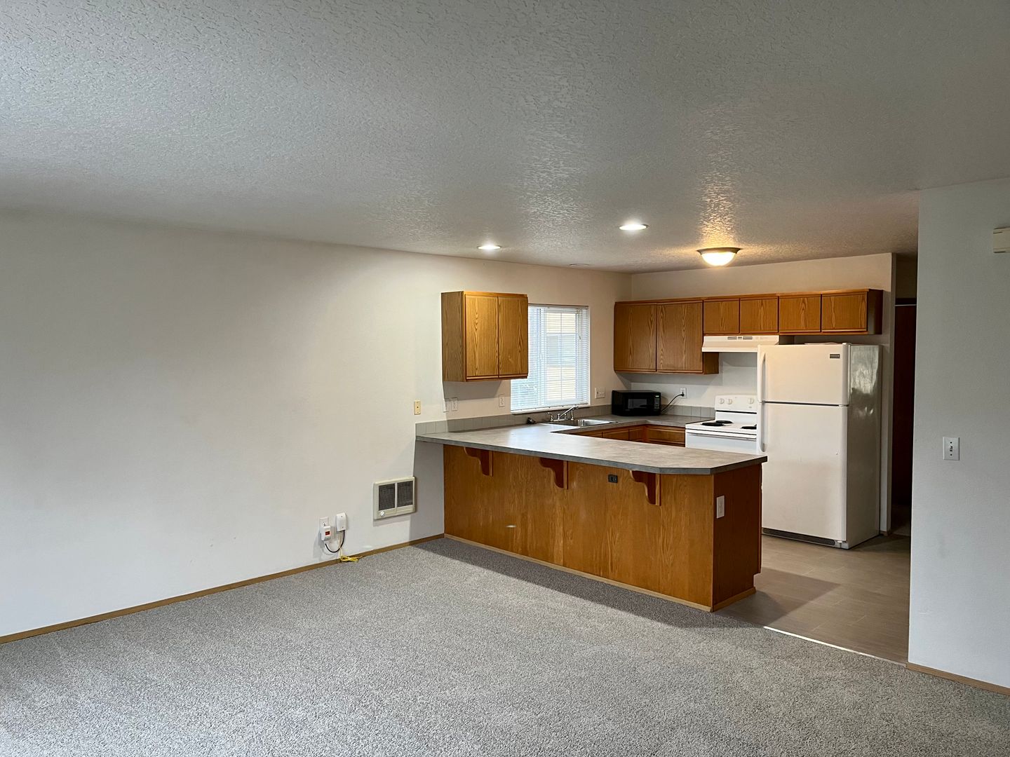 Portland Apartment: 3658 SE 32nd Ave