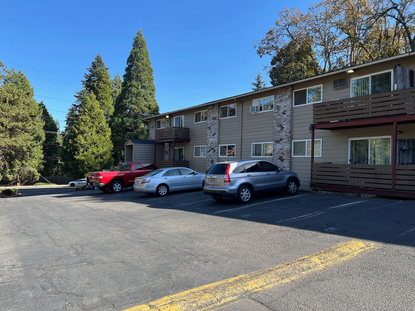 Salem Apartment: 3875 Liberty Rd S