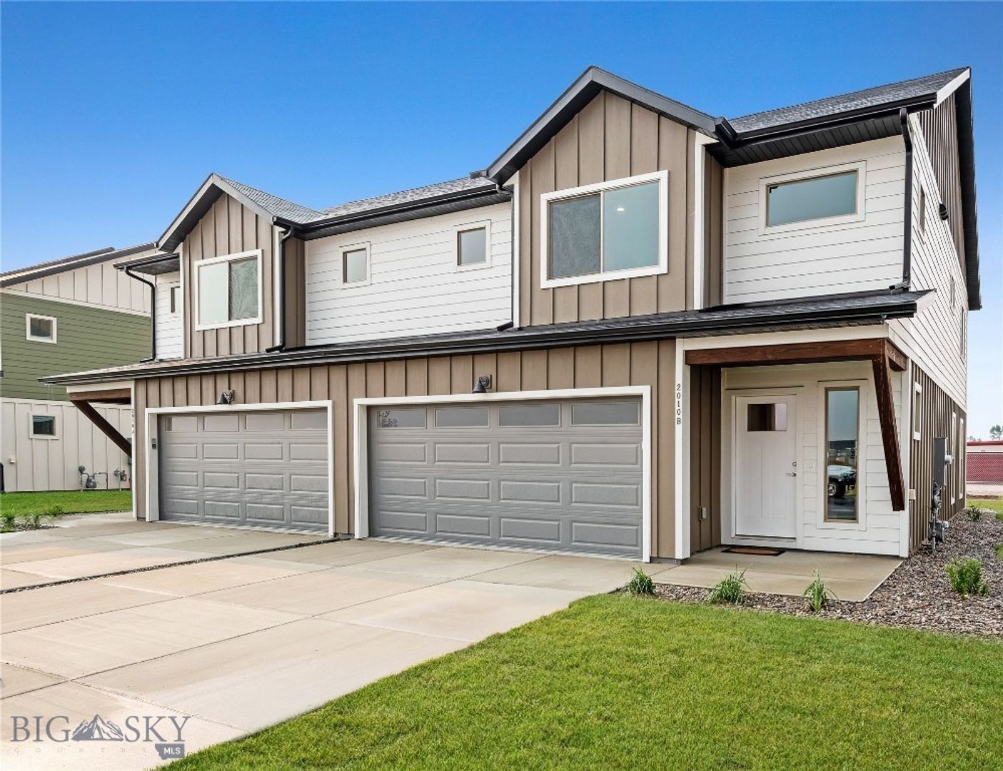 Belgrade Apartment: 2009 Ross Way