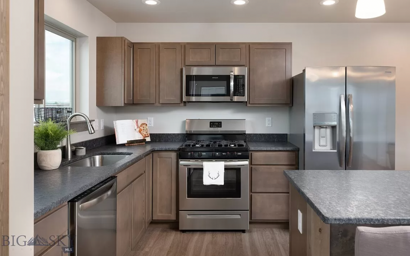 Belgrade House: 509 Winston Lane