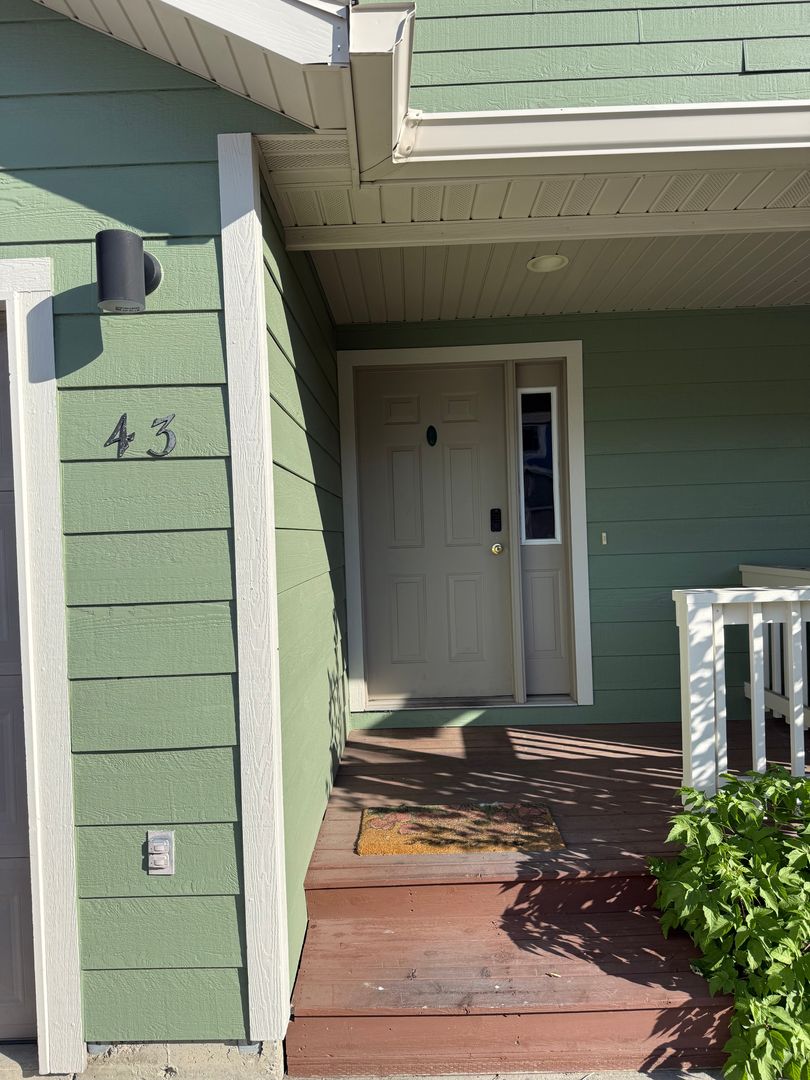 Bozeman House: 515 Michael Grove #43