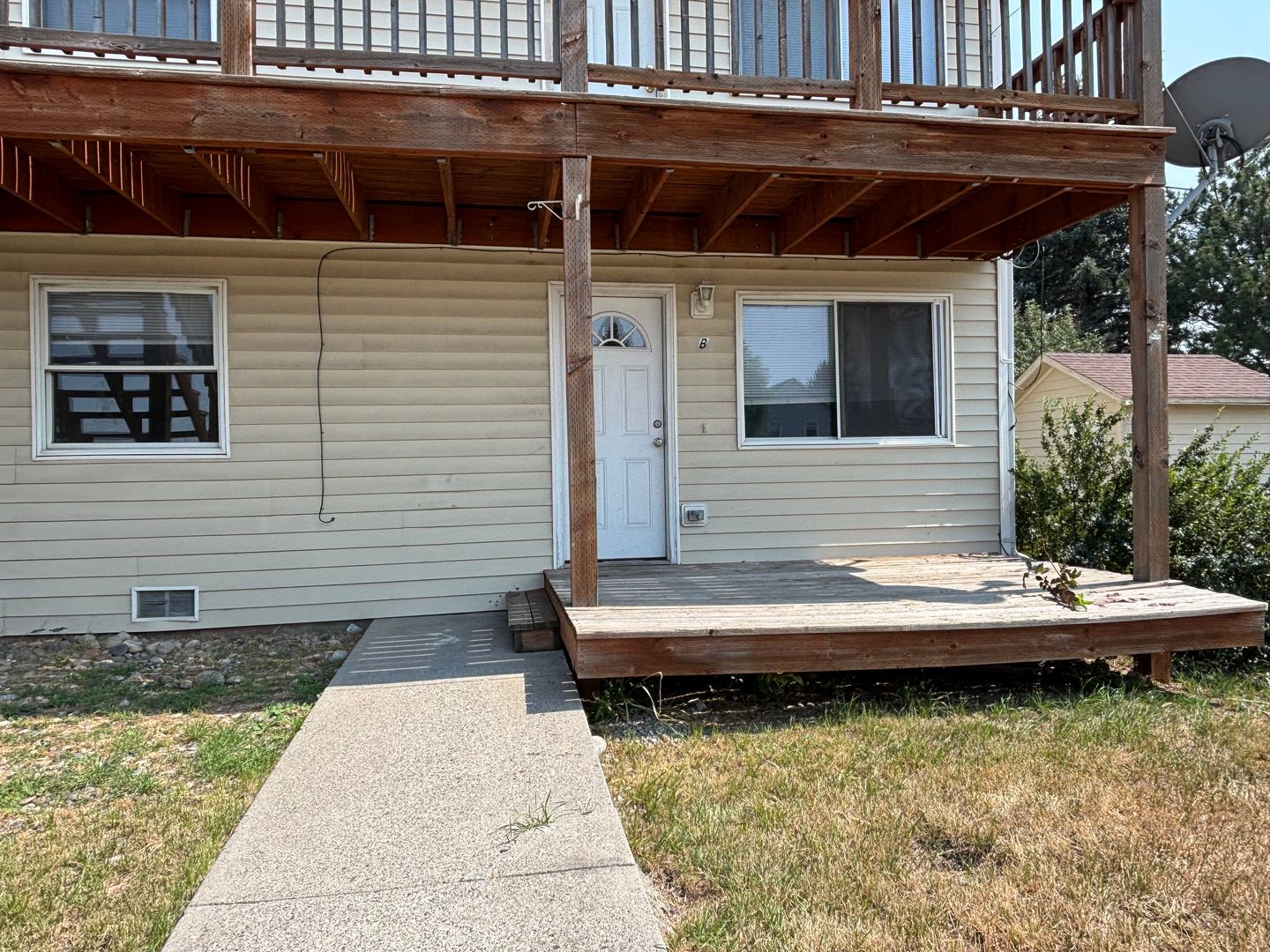 Belgrade Apartment: 98 N. Jackrabbit Lane
