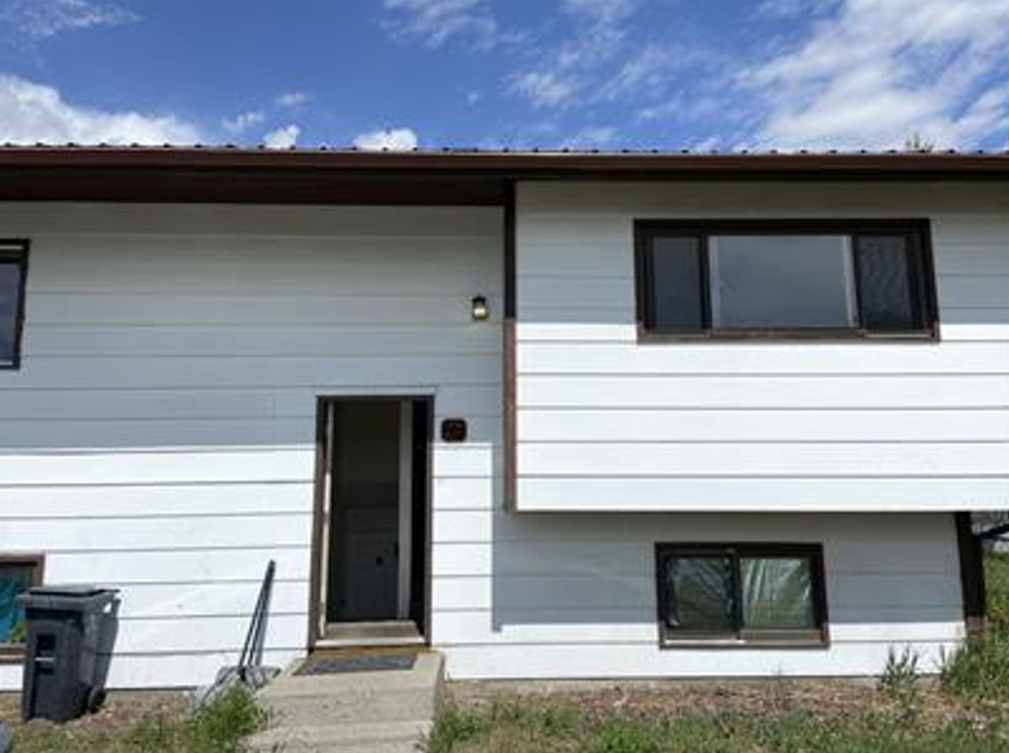 Belgrade Apartment: 207 W Rosebud Ave