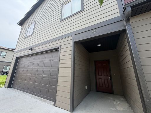 3 Bed 2.5 Bath in Manahttan, MT