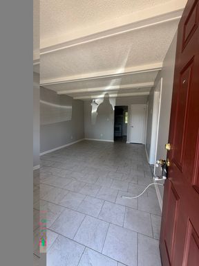 2 Bedroom 1 Bath Apartment – photo 1