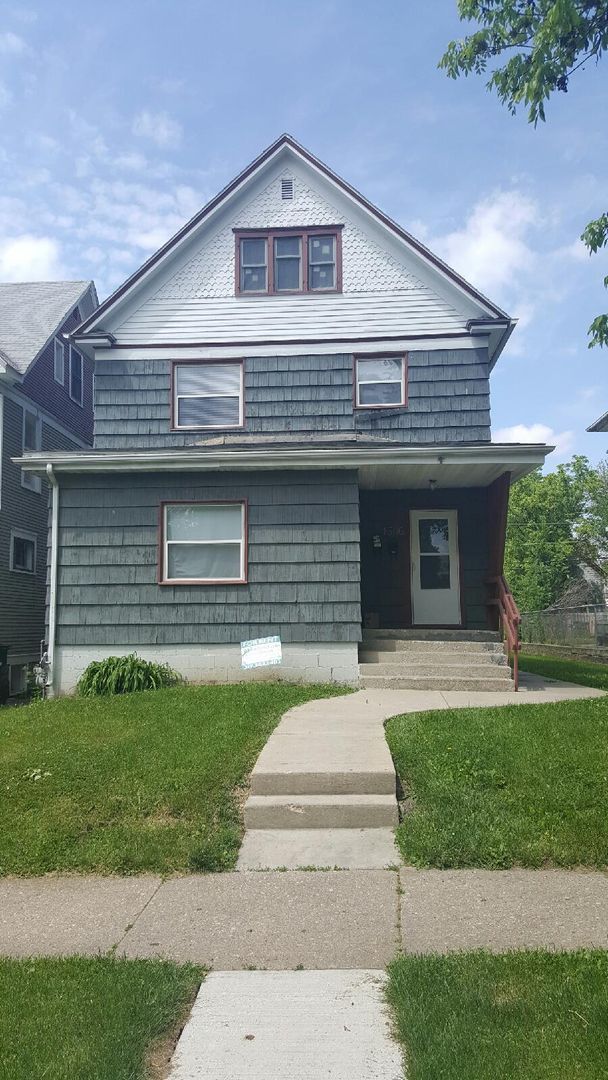 Cedar Rapids Apartment: 1506 4th Ave SE