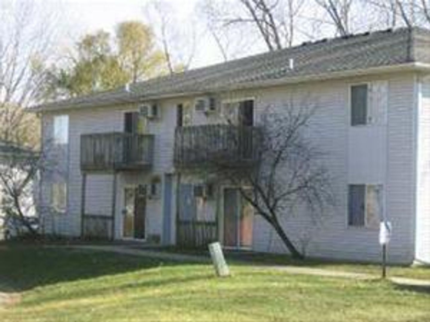 Cedar Rapids Apartment: 3305 Agin Court NE