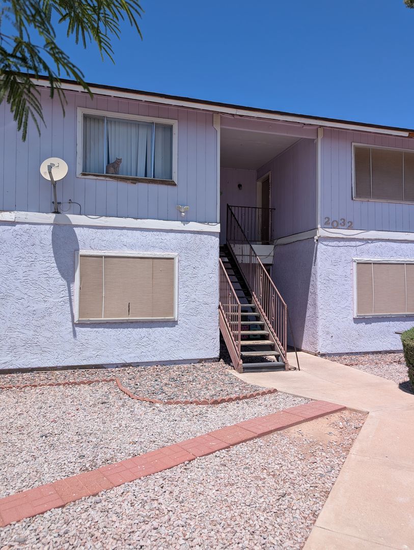 Mesa Apartment: 2032 N. Hunt Circle (JH)