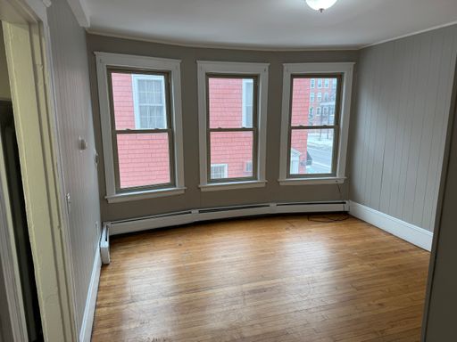 Updated 4 Bedroom Near Downtown Haverhill – photo 1