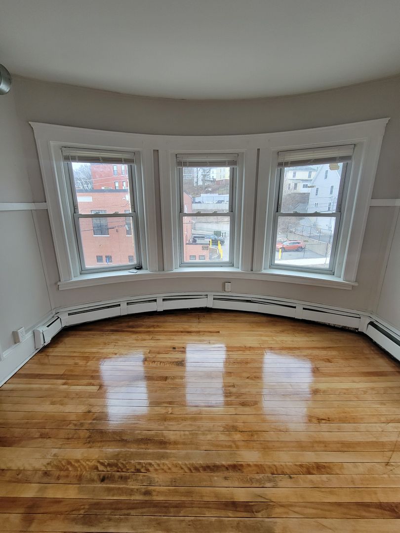 Haverhill Apartment: 15 Broadway