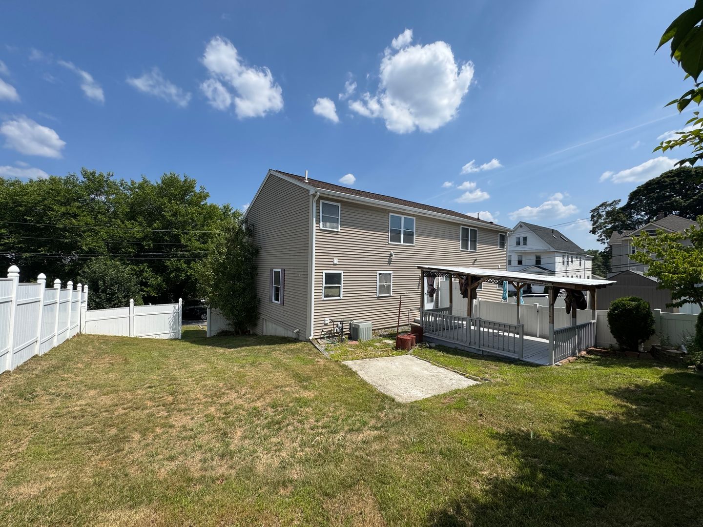 Lawrence Townhome: 4 Moran Ct