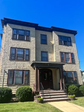 Haverhill 3rd floor 2 bedroom Available Now! – photo 1