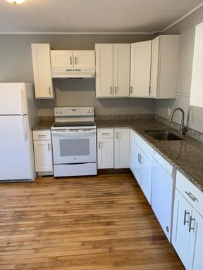 4 Bedroom Near Downtown Haverhill – photo 1