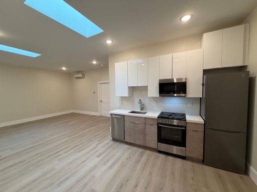 Downtown Haverhill 2 bedroom Apartment Available Now – photo 1