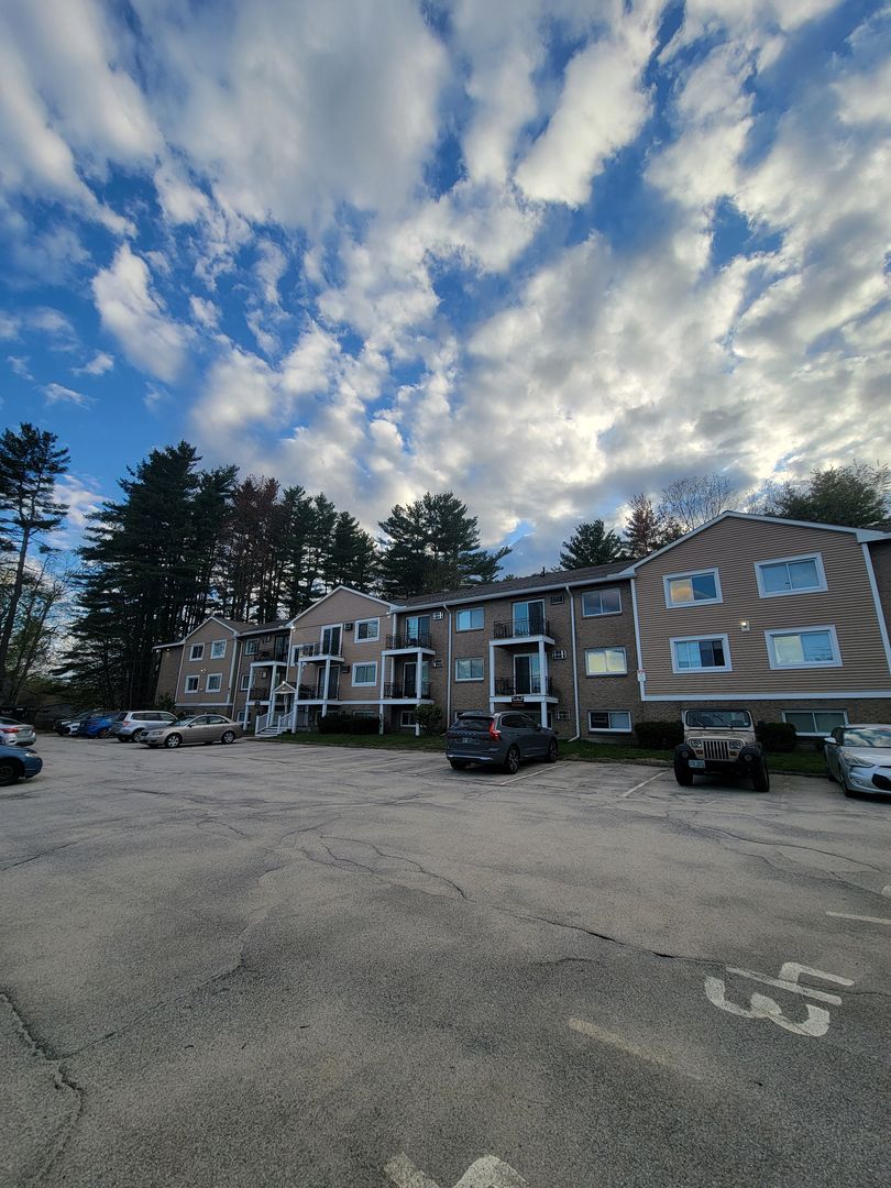 Concord Apartment: 81 Fisherville Road
