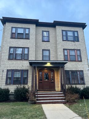 Ample Haverhill 1st floor One bedroom apartment | Available Now! – photo 1
