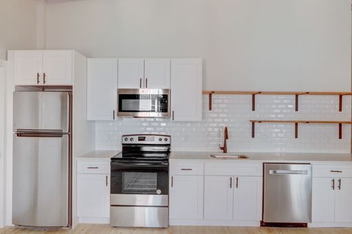 Kelly Lofts - Top Floor Studio Apartment Available Now!