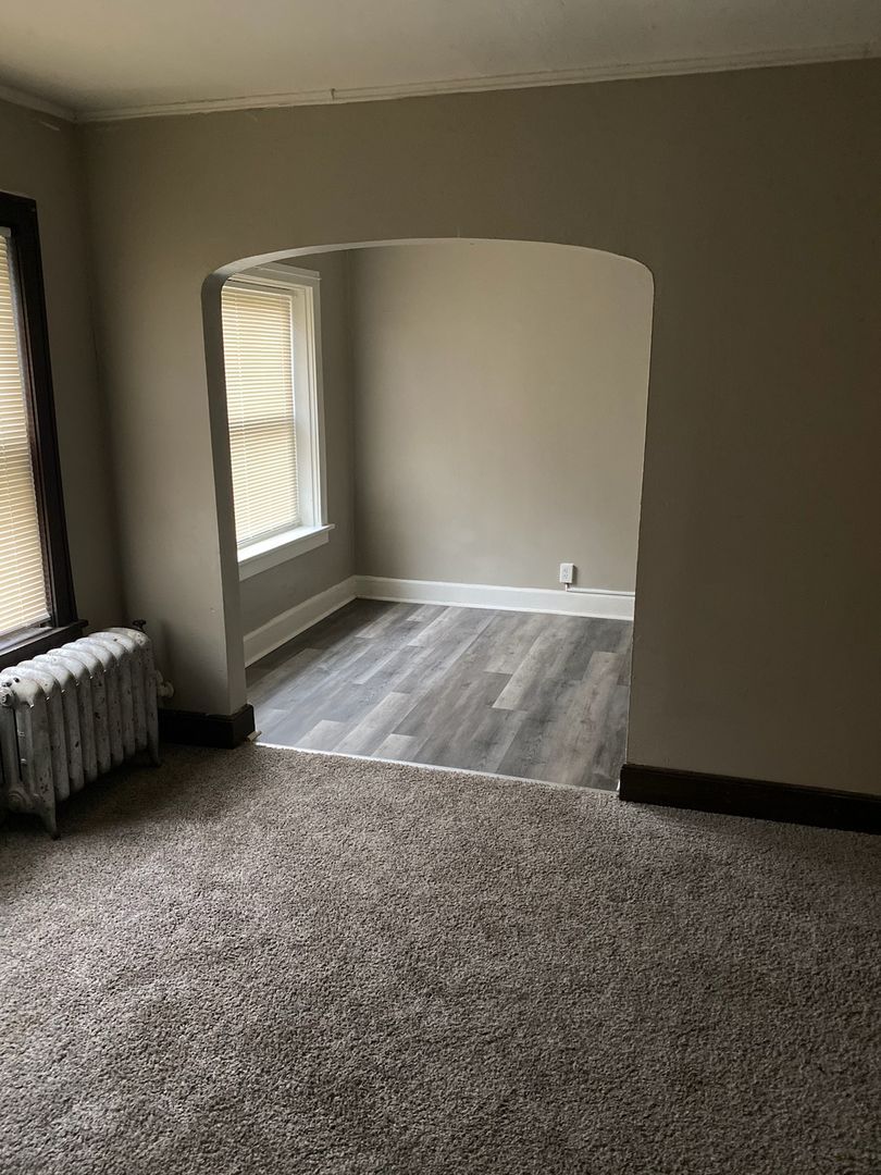Milwaukee Apartment: 4315 W Lisbon Ave