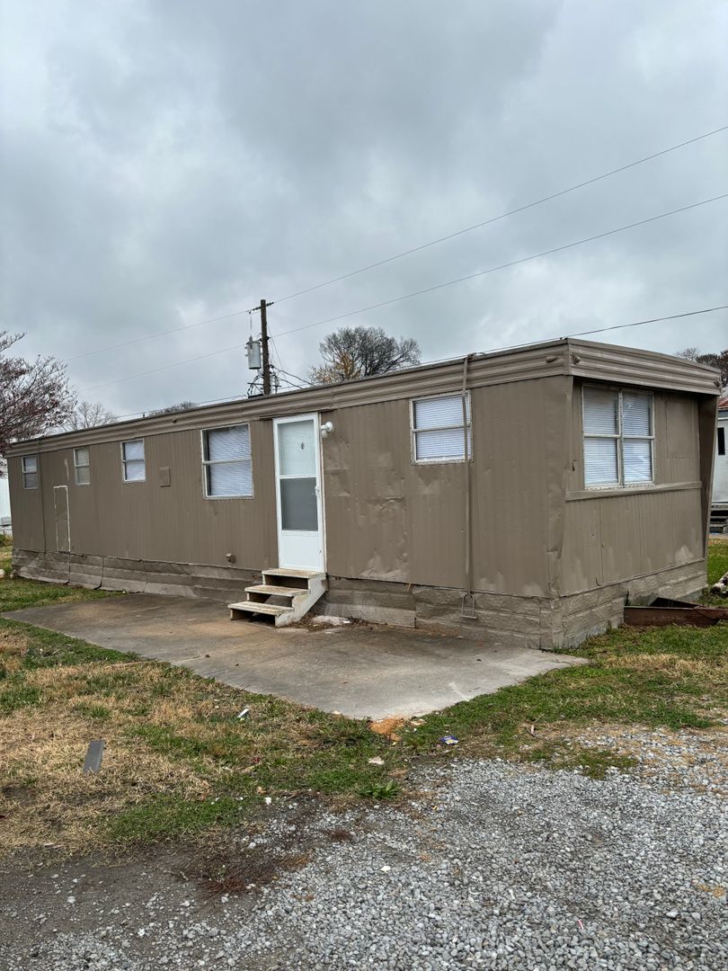 Clarksville Apartment: 2871 N Charles Ave - Lot # 11