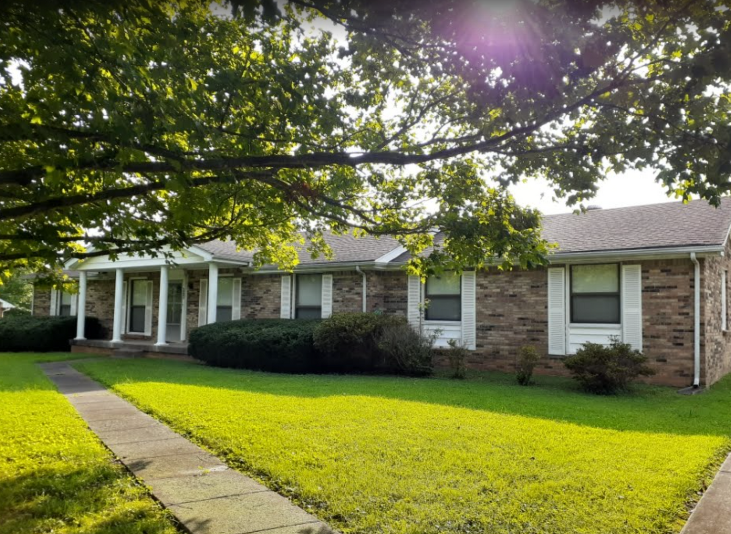 Clarksville House: 476 Georgetown Road