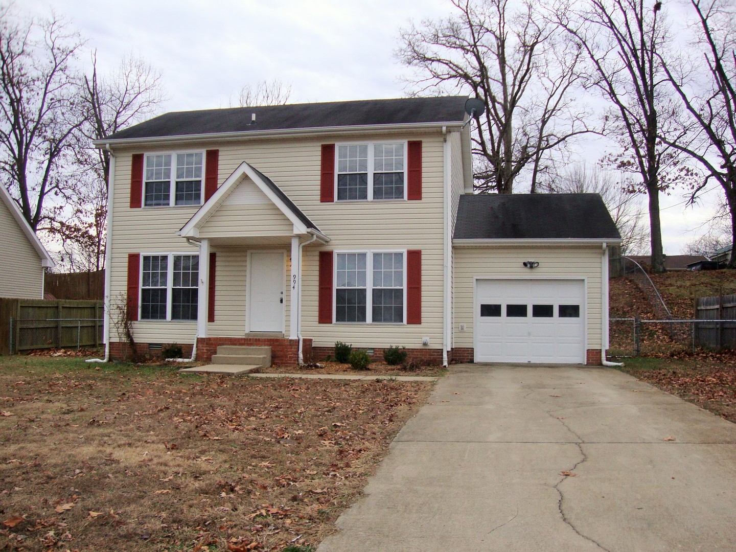 Clarksville House: 994 Roedeer Dr.