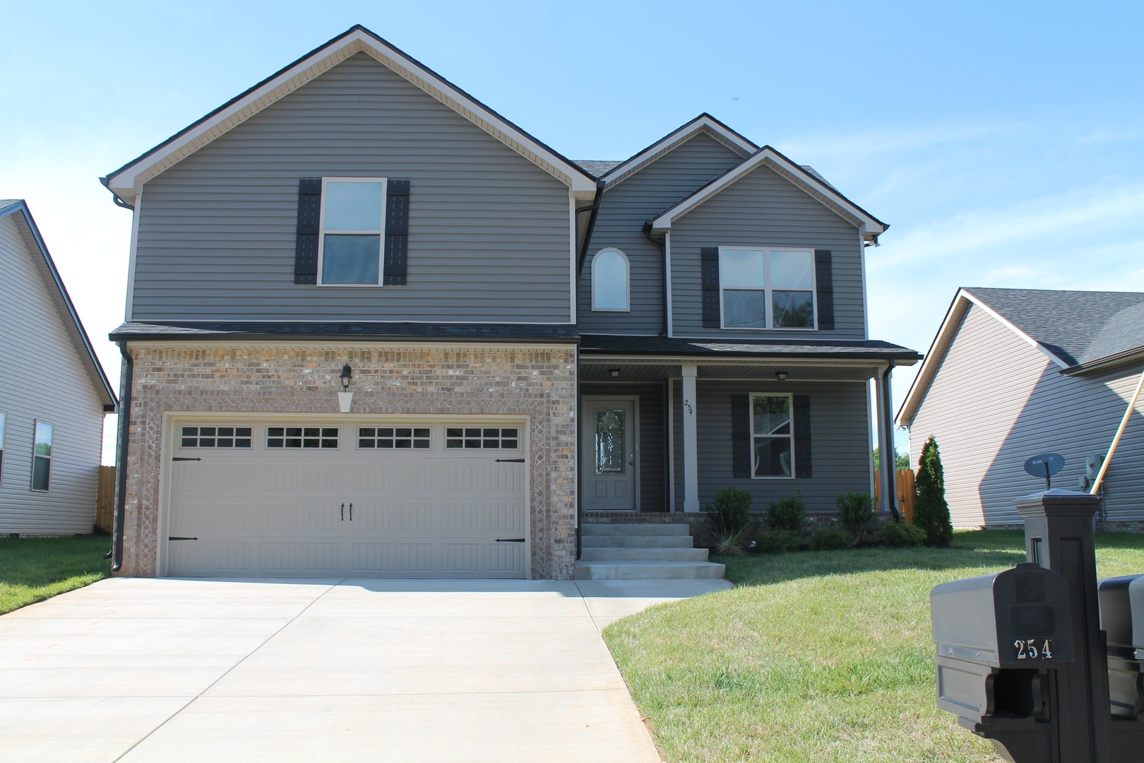 Oak Grove House: 254 Azalea Drive