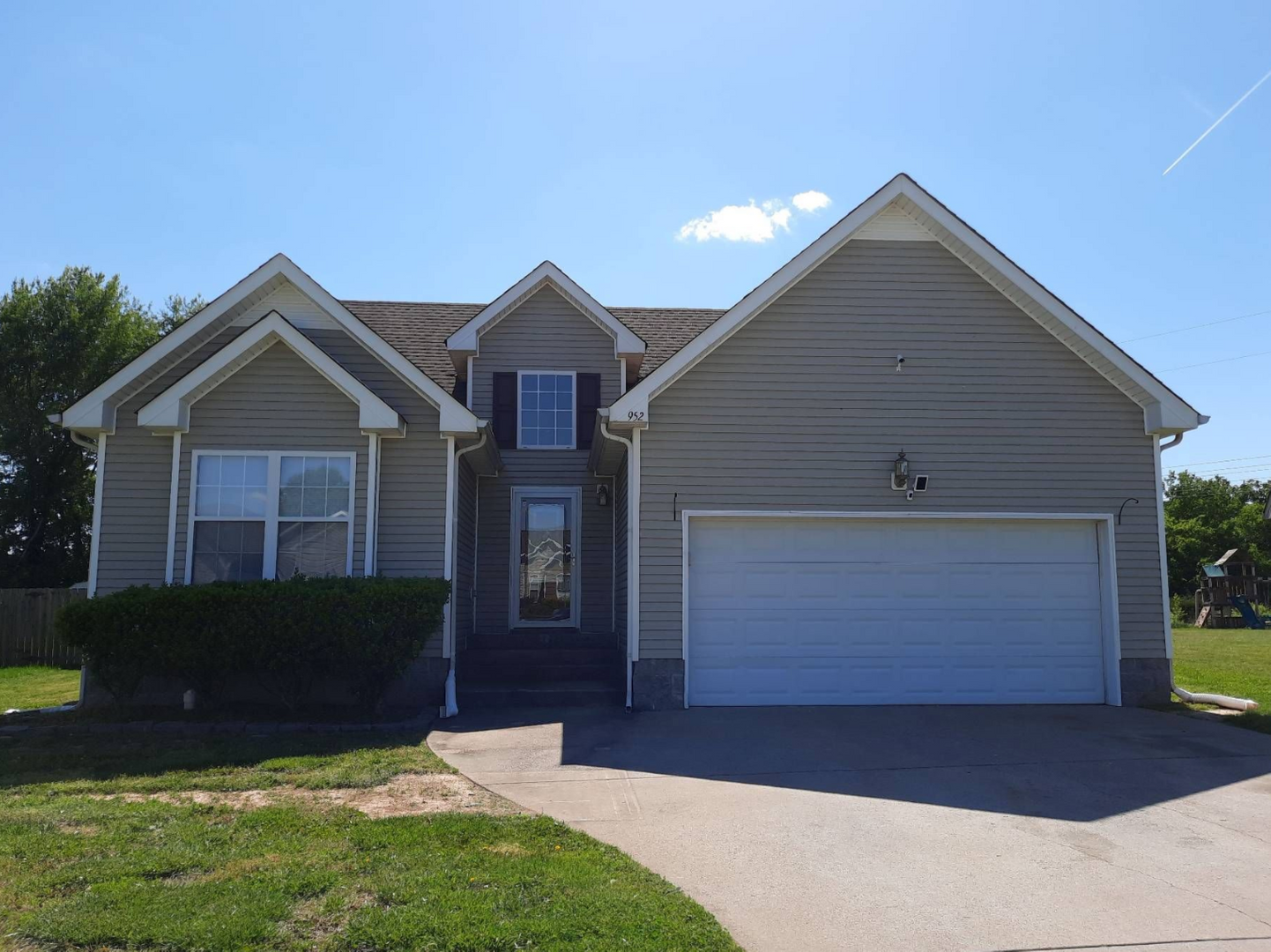Clarksville House: 952 Cindy Jo Ct