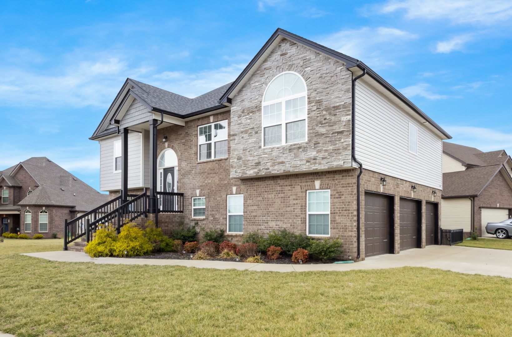 Clarksville House: 522 Low Country Court