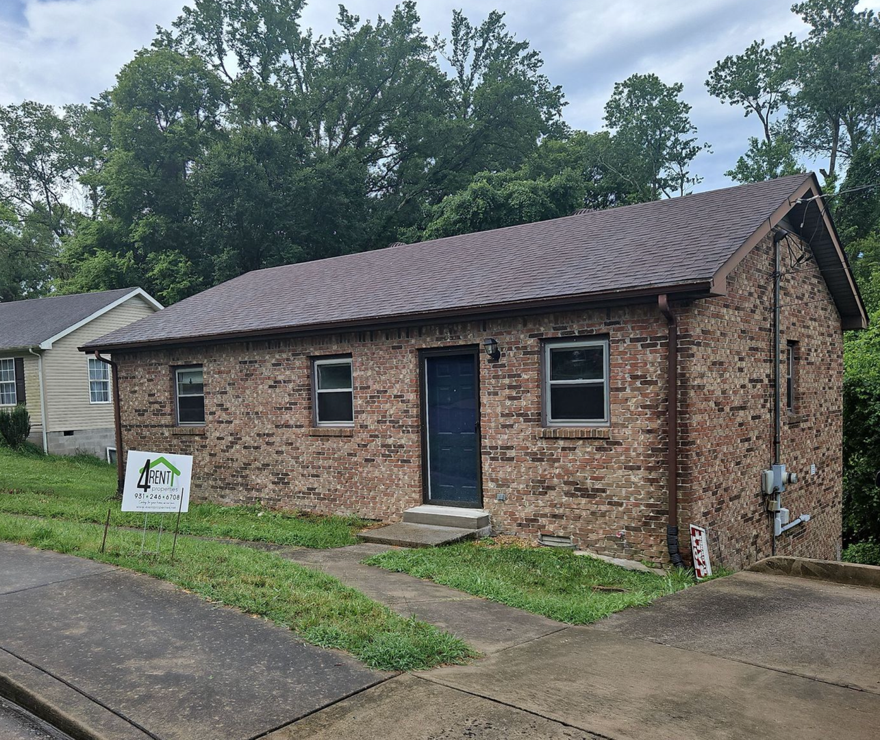 Clarksville House: 214 High Street