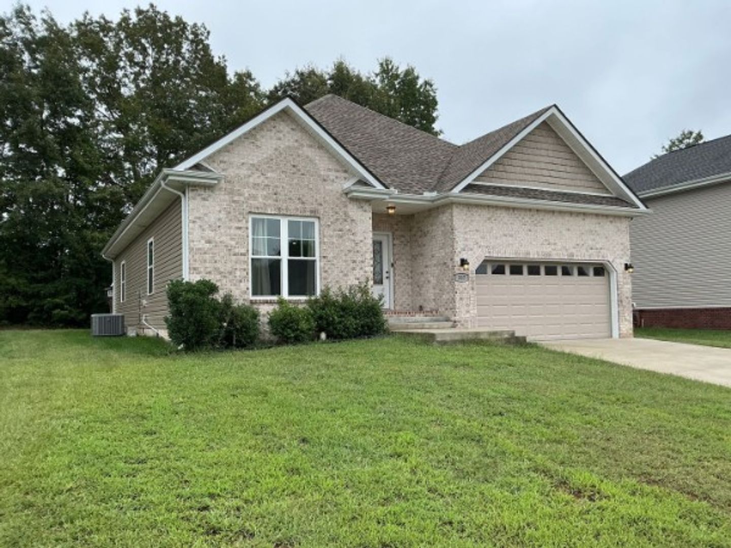 Clarksville House: 337 Chase Drive