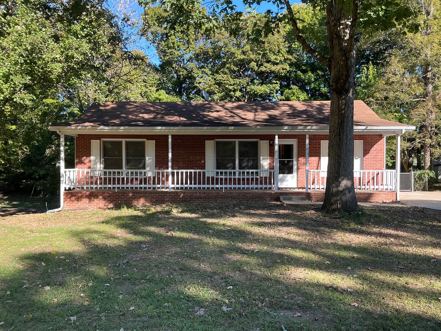 Clarksville House: 1705 Setter Rd.
