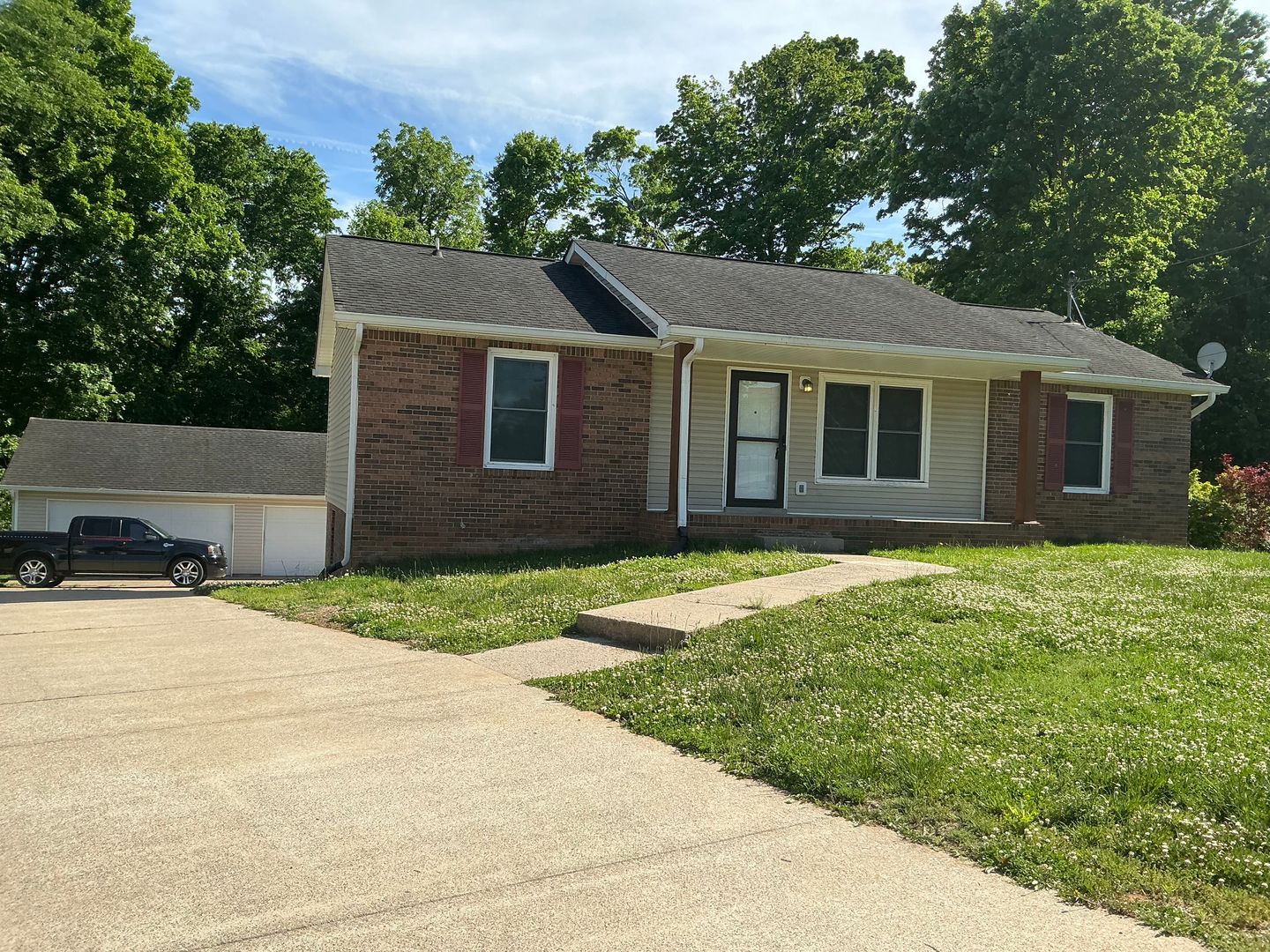 Clarksville House: 3721 Lavender Court