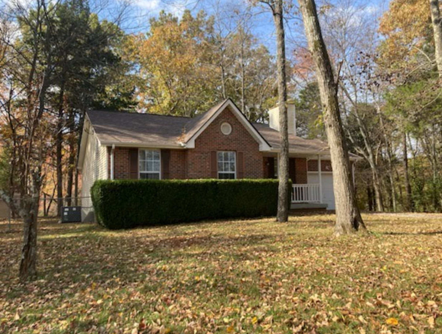 CLarksville House: 1016 Merritt Lewis LN