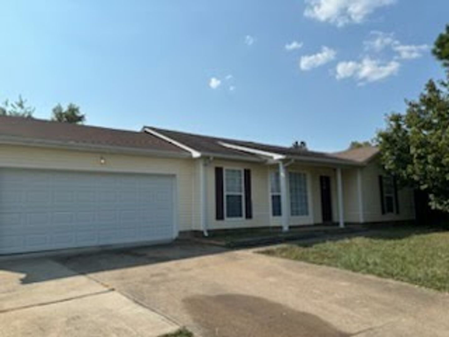 Oak Grove House: 959 Van Buren Ave