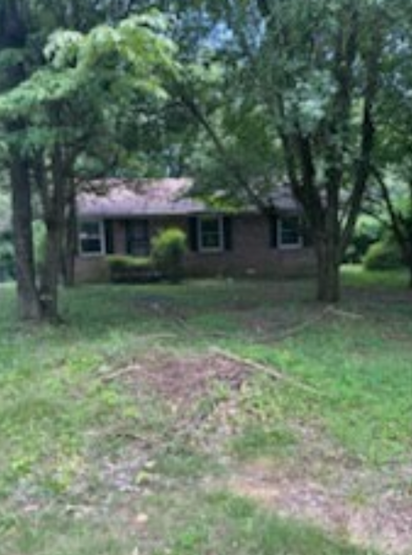 Clarksville House: 88 Seminole Trail
