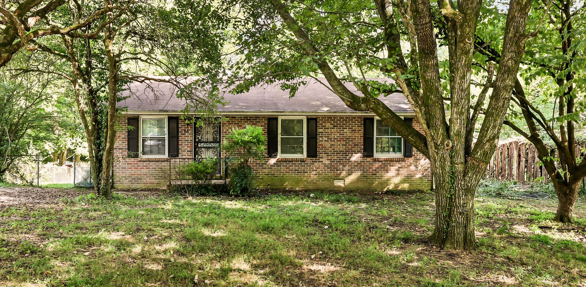 Clarksville House: 88 Seminole Trail