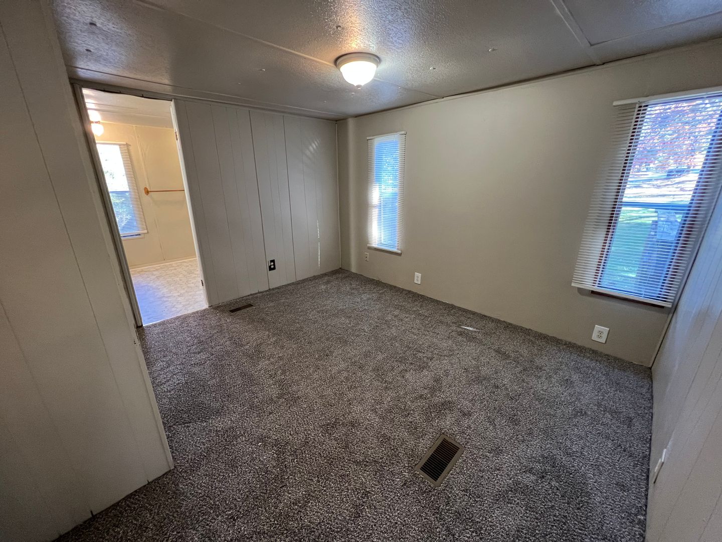 Clarksville Apartment: Lou Ann Lane