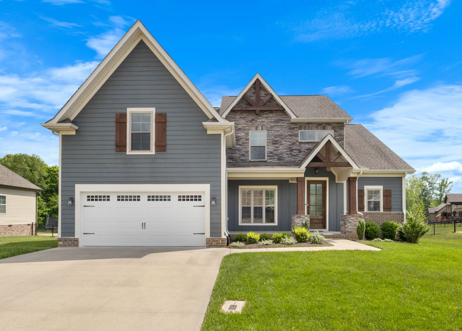 Clarksville House: 1004 Chagford Drive