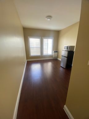 Efficiency Studio Available - Shared bath/kitchen All utilities included