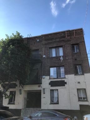 Studio in Pico/Union $1,100! – photo 1