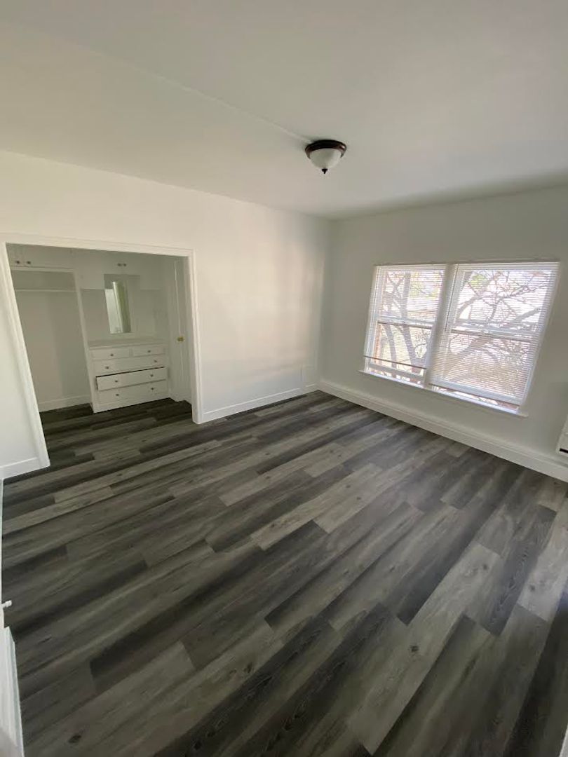 Los Angeles Apartment: 318 S. Commonwealth Ave