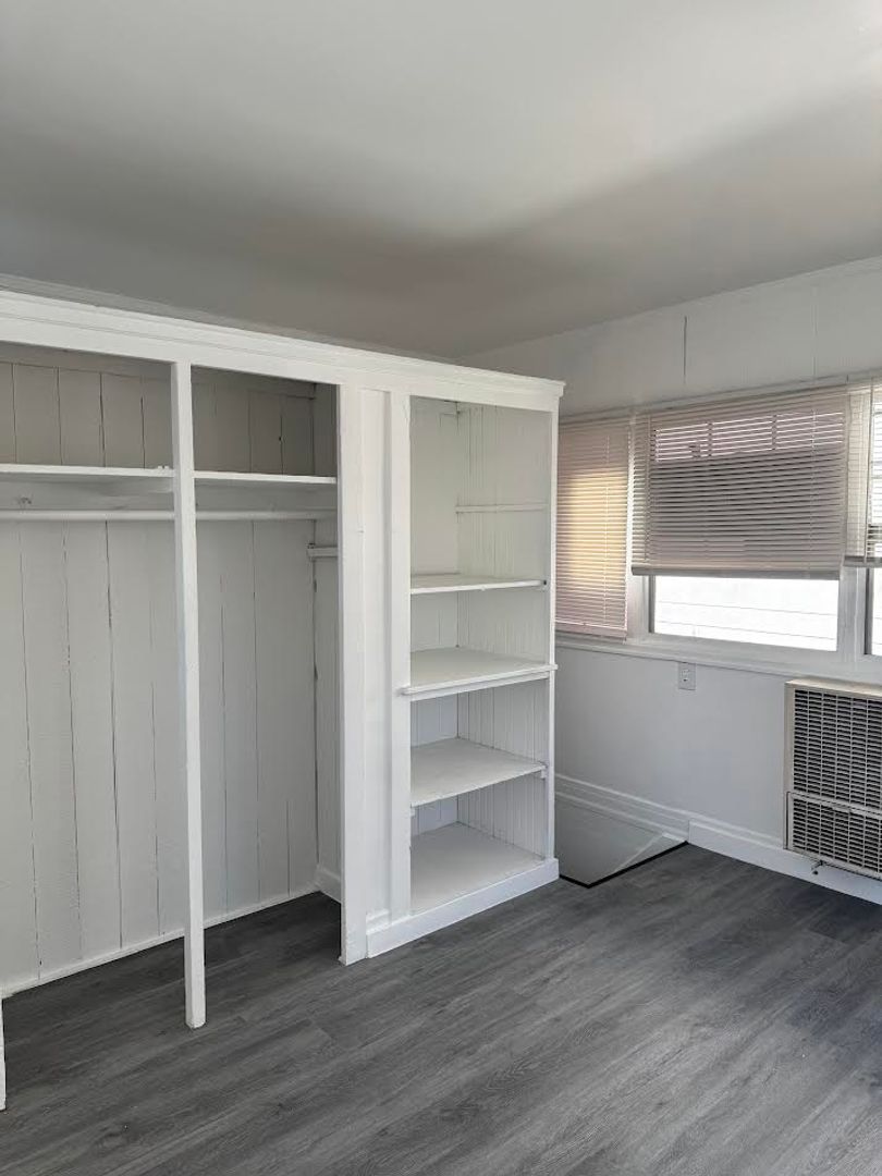 Los Angeles Apartment: 836 S. Harvard Blvd